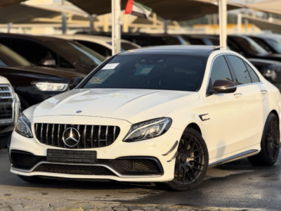 2017 Mercedes-AMG C63S 4.0 Liter V8 twin-turbocharged Engine White Black Sedan