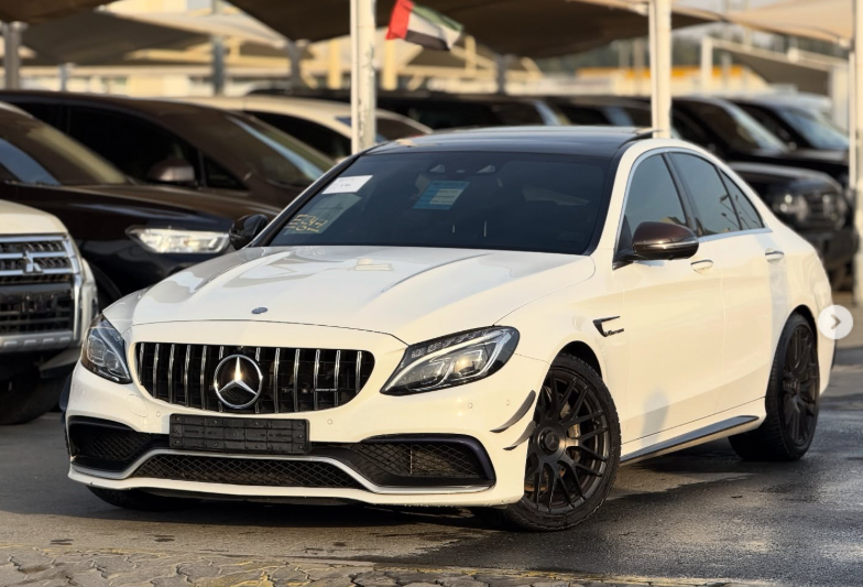 2017 Mercedes-AMG C63S 4.0 Liter V8 twin-turbocharged Engine White Black Sedan