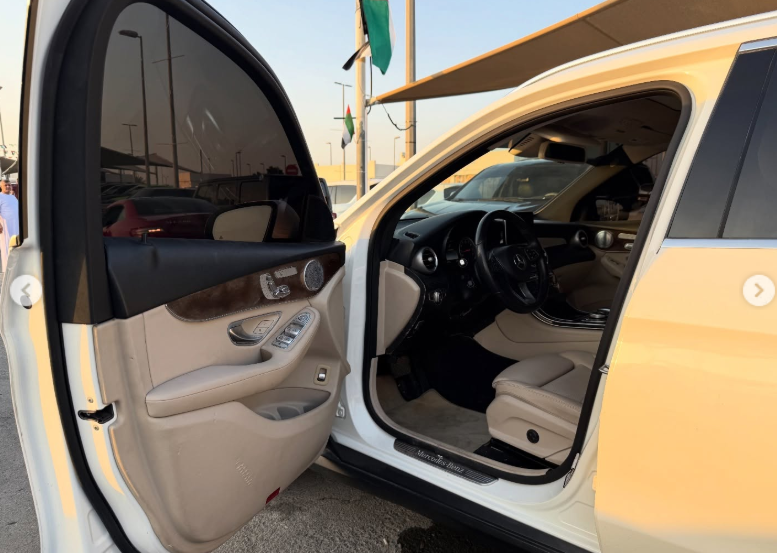 2018 Mercedes-Benz GLC 300 2.0L inline-4 turbo Petrol Engine White Beige SUV American Specs