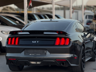 2017 Ford Mustang GT 5.0 Liters V8 Petrol Engine Black Fastback Coupe RWD