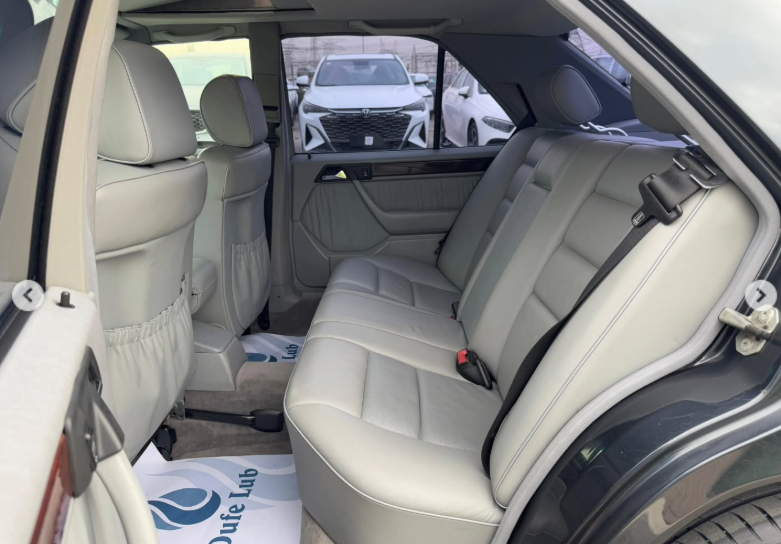 1995 Mercedes-Benz E320 3.2 liters 6 cylinders Petrol Engine Black Grey Sedan Clean Title