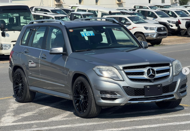 2015 Mercedes-Benz GLK350 3.5 Liters V6 Petrol Engine Grey Luxury SUV Excellent Condition