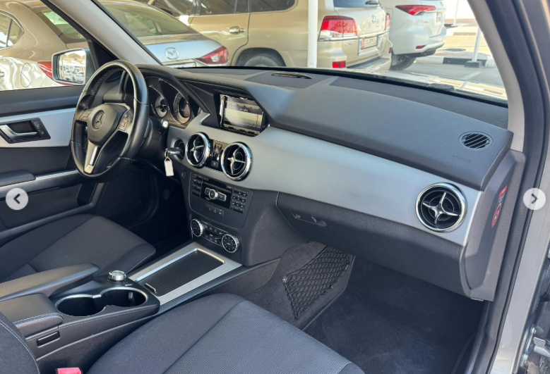 2015 Mercedes-Benz GLK350 3.5 Liters V6 Petrol Engine Grey Luxury SUV Excellent Condition