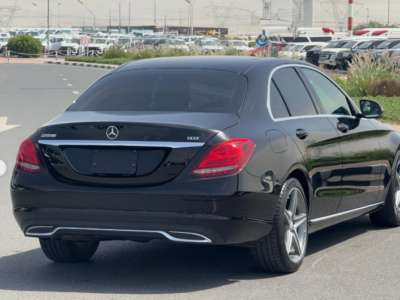 2013 Mercedes-Benz C250 1.8-liter turbocharged 4-cylinder Petrol Engine Black Sedan