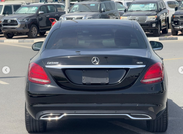 2013 Mercedes-Benz C250 1.8-liter turbocharged 4-cylinder Petrol Engine Black Sedan