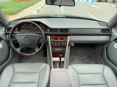 1995 Mercedes-Benz E320 3.2 liters 6 cylinders Petrol Engine Black Grey Sedan Clean Title