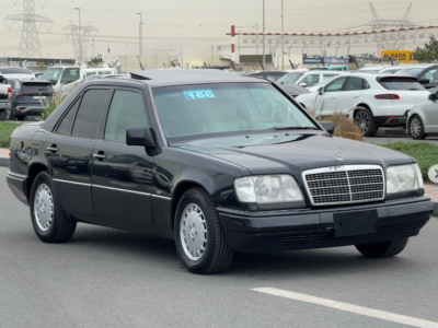 1995 Mercedes-Benz E320 3.2 liters 6 cylinders Petrol Engine Black Grey Sedan Clean Title