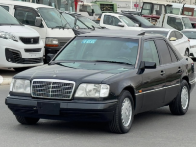 1995 Mercedes-Benz E320 3.2 liters 6 cylinders Petrol Engine Black Grey Sedan Clean Title