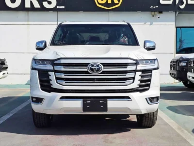 2024 Toyota Land Cruiser 300 VXR 3.3 Litres twin-turbo V6 Diesel Engine White Red SUV GCC