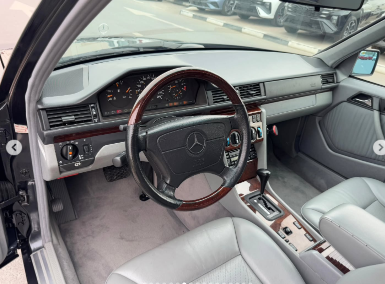 1995 Mercedes-Benz E320 3.2 liters 6 cylinders Petrol Engine Black Grey Sedan Clean Title