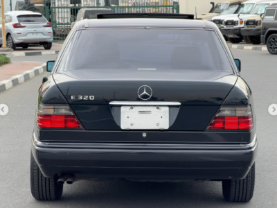 1995 Mercedes-Benz E320 3.2 liters 6 cylinders Petrol Engine Black Grey Sedan Clean Title