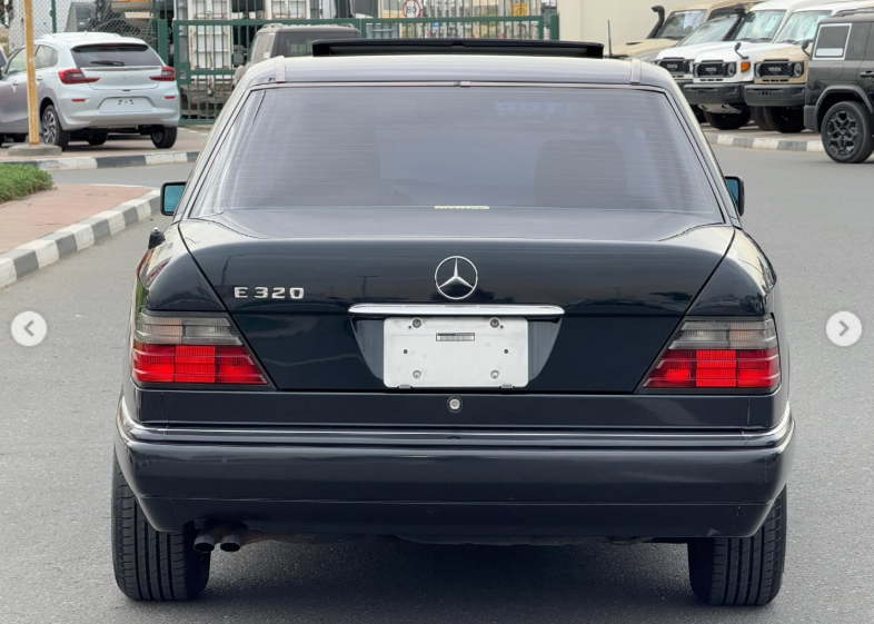 1995 Mercedes-Benz E320 3.2 liters 6 cylinders Petrol Engine Black Grey Sedan Clean Title