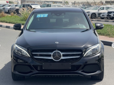 2013 Mercedes-Benz C250 1.8-liter turbocharged 4-cylinder Petrol Engine Black Sedan