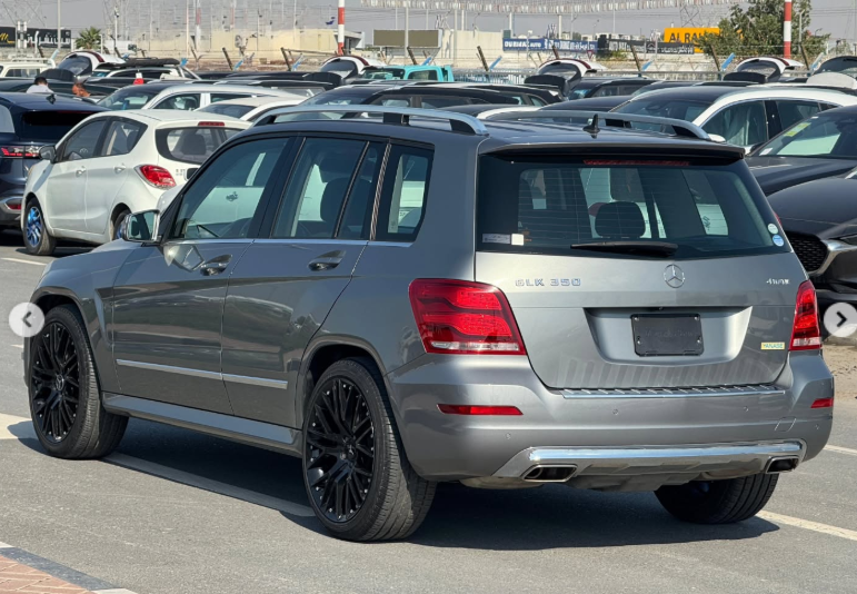 2015 Mercedes-Benz GLK350 3.5 Liters V6 Petrol Engine Grey Luxury SUV Excellent Condition