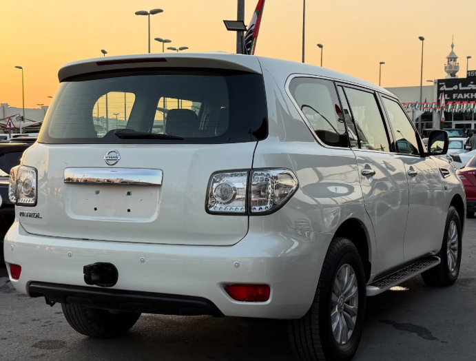 2019 Nissan Patrol SE 4.0 Liters V6 Petrol Engine White Grey SUV GCC Specs Automatic