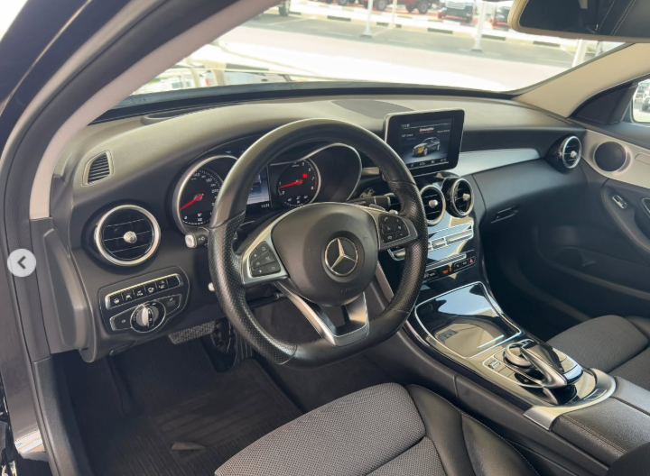 2013 Mercedes-Benz C250 1.8-liter turbocharged 4-cylinder Petrol Engine Black Sedan