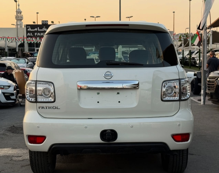 2019 Nissan Patrol SE 4.0 Liters V6 Petrol Engine White Grey SUV GCC Specs Automatic