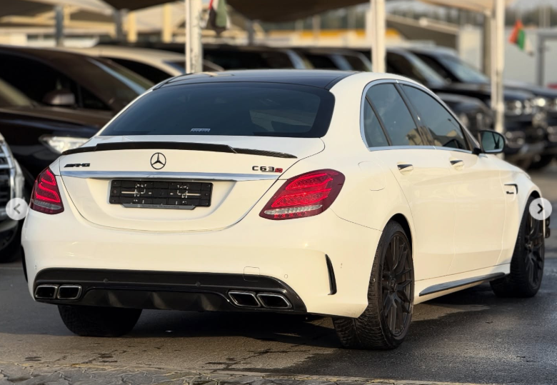 2017 Mercedes-AMG C63S 4.0 Liter V8 twin-turbocharged Engine White Black Sedan