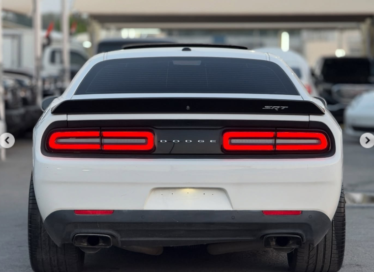 2016 Dodge Challenger SRT Hellcat 6.2 Liter V8 Supercharged HEMI White Red Coupe GCC