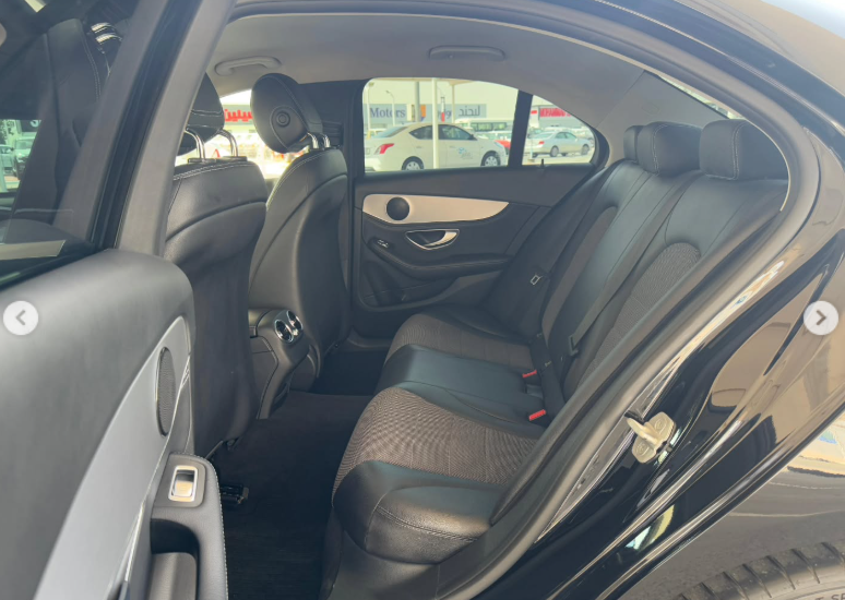 2013 Mercedes-Benz C250 1.8-liter turbocharged 4-cylinder Petrol Engine Black Sedan