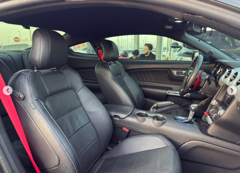 2017 Ford Mustang GT 5.0 Liters V8 Petrol Engine Black Fastback Coupe RWD