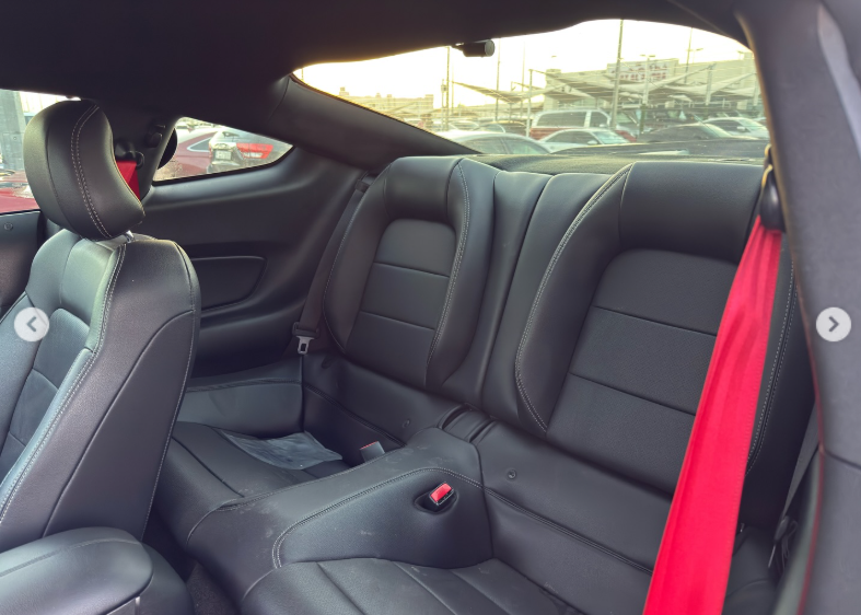 2017 Ford Mustang GT 5.0 Liters V8 Petrol Engine Black Fastback Coupe RWD