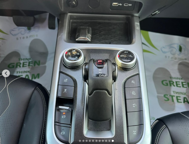 2023 GWM TANK 300 2.0 Litre Turbocharged 4-cylinder Petrol Engine Black SUV Full Option