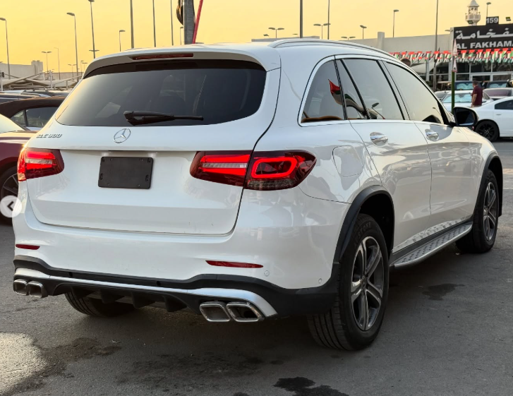 2018 Mercedes-Benz GLC 300 2.0L inline-4 turbo Petrol Engine White Beige SUV American Specs