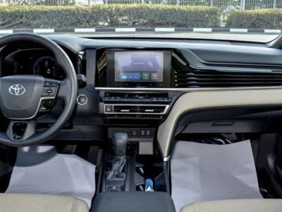 2025 Toyota Camry 2.5L In-line 4-cylinder Petrol Engine Black Beige Sedan GCC Specs