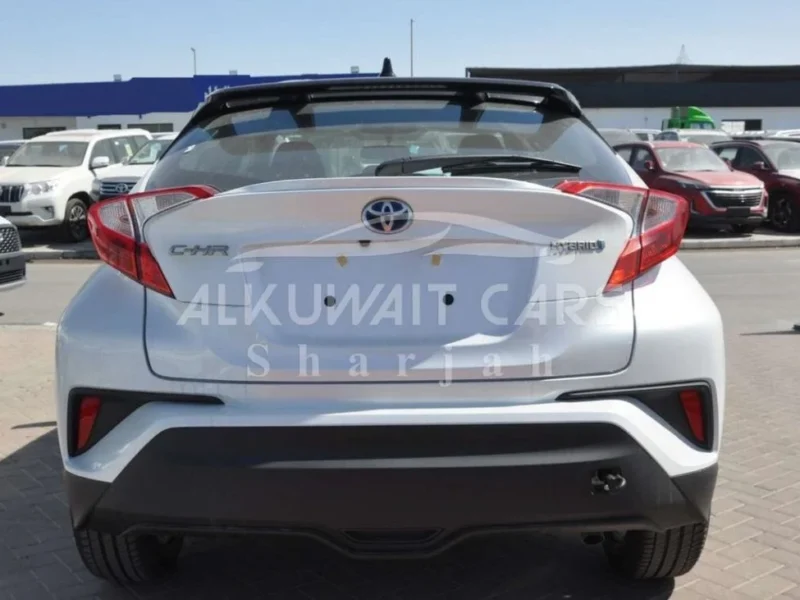 2023 Toyota C-HR 1.8 Litres HEV 4 Cylinders Engine White Black SUV Automatic