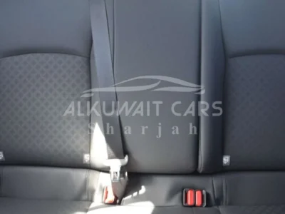 2023 Toyota C-HR 1.8 Litres HEV 4 Cylinders Engine White Black SUV Automatic