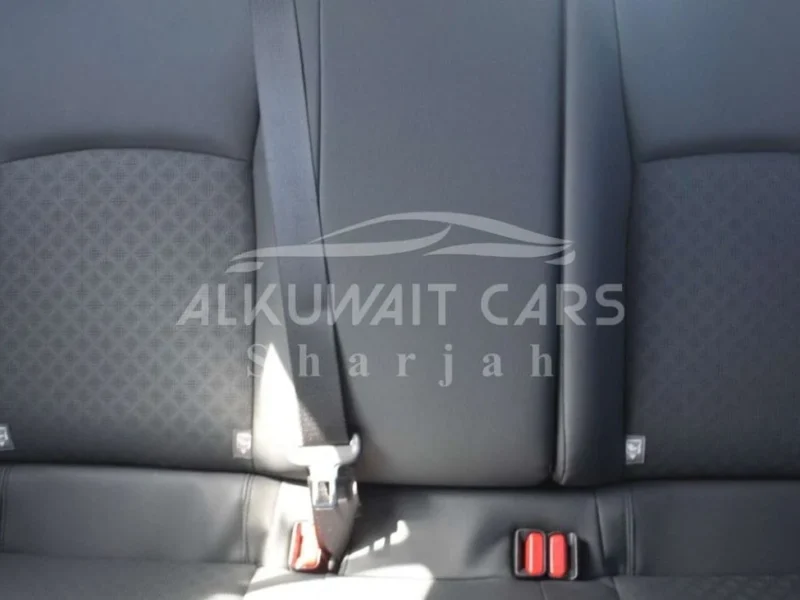 2023 Toyota C-HR 1.8 Litres HEV 4 Cylinders Engine White Black SUV Automatic