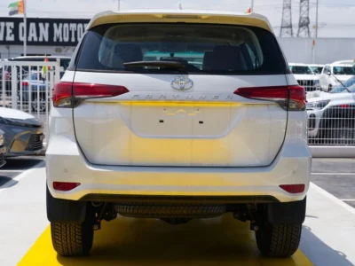 2026 Toyota Fortuner 2.7 Litres 4-cylinder Engine Petrol White Tan SUV GCC Specs