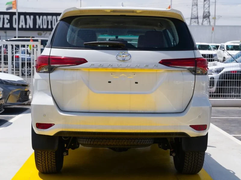 2026 Toyota Fortuner 2.7 Litres 4-cylinder Engine Petrol White Tan SUV GCC Specs
