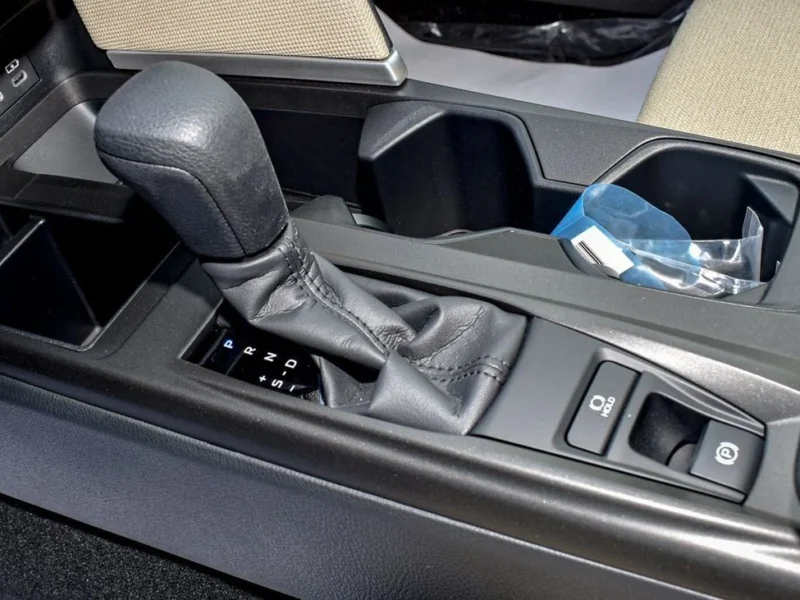 2025 Toyota Camry 2.5L In-line 4-cylinder Petrol Engine Black Beige Sedan GCC Specs