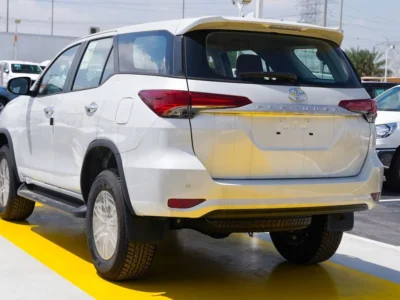 2026 Toyota Fortuner 2.7 Litres 4-cylinder Engine Petrol White Tan SUV GCC Specs