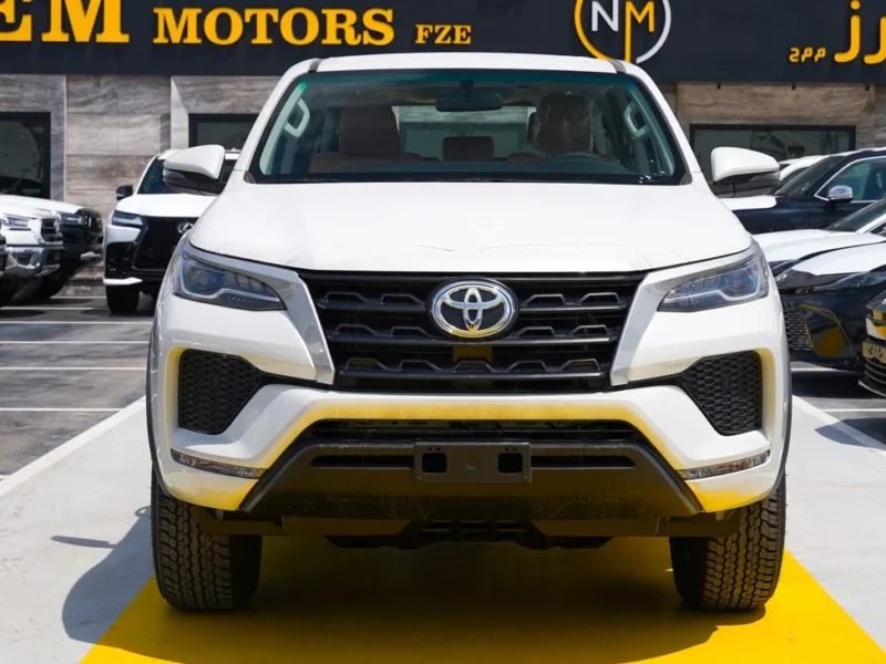 2026 Toyota Fortuner 2.7 Litres 4-cylinder Engine Petrol White Tan SUV GCC Specs