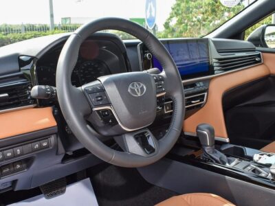 2025 Toyota Camry Grande 2.5L In-line 4-cylinder Petrol Engine Grey Tan Sedan GCC Specs