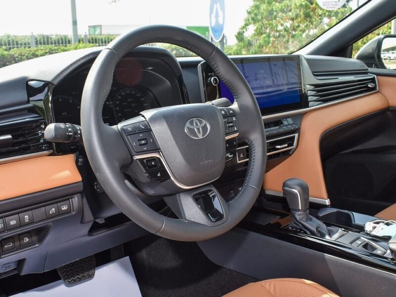 2025 Toyota Camry Grande 2.5L In-line 4-cylinder Petrol Engine Grey Tan Sedan GCC Specs