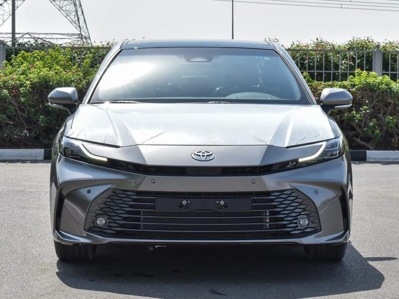 2025 Toyota Camry Grande 2.5L In-line 4-cylinder Petrol Engine Grey Tan Sedan GCC Specs