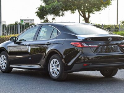 2025 Toyota Camry 2.5L In-line 4-cylinder Petrol Engine Black Beige Sedan GCC Specs