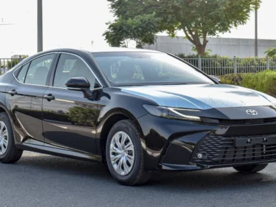 2025 Toyota Camry 2.5L In-line 4-cylinder Petrol Engine Black Beige Sedan GCC Specs