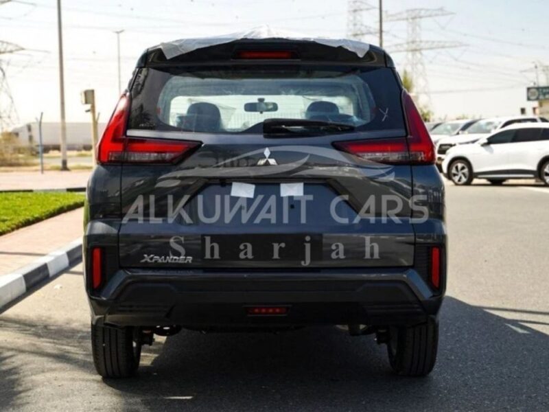 2024 Mitsubishi Xpander Cross 1.5 Litres DOHC 4-cylinder Petrol Engine Grey Black Compact SUV