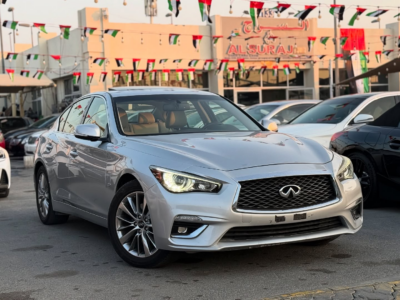 2018 Infiniti Q50 3.0 Liters Twin-Turbo V6 Petrol Engine Silver Beige Luxury Sedan