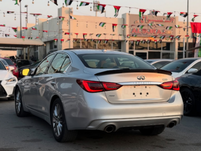 2018 Infiniti Q50 3.0 Liters Twin-Turbo V6 Petrol Engine Silver Beige Luxury Sedan