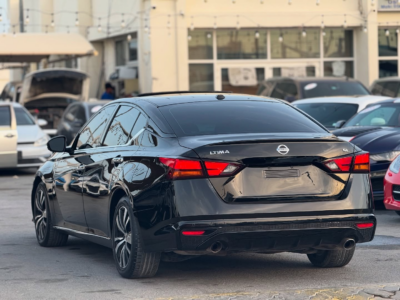 2020 Nissan Altima 2.5L DOHC 16-Valve 4-Cylinder Petrol Engine Black Sedan FWD