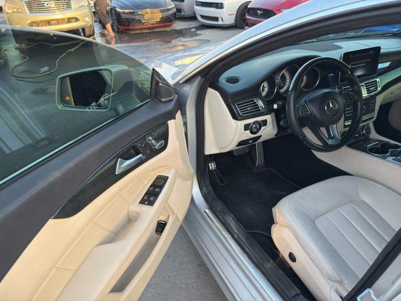 2016 Mercedes-Benz CLS400 3.0 Liters V6 twin-turbo Petrol Engine Silver White Sedan
