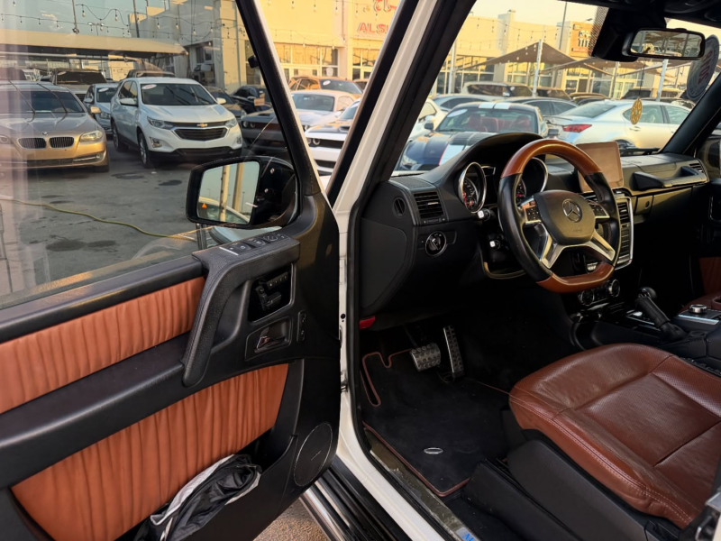 2018 Mercedes-Benz G500 4.0 Litres V8 twin-turbo Petrol Engine White Brown SUV