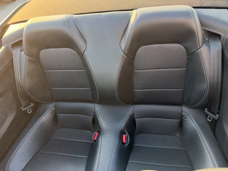 2022 Ford Mustang EcoBoost 2.3 Liters 4-cylinder Petrol Engine White Black Convertible