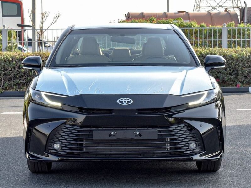 2025 Toyota Camry 2.5L In-line 4-cylinder Petrol Engine Black Beige Sedan GCC Specs